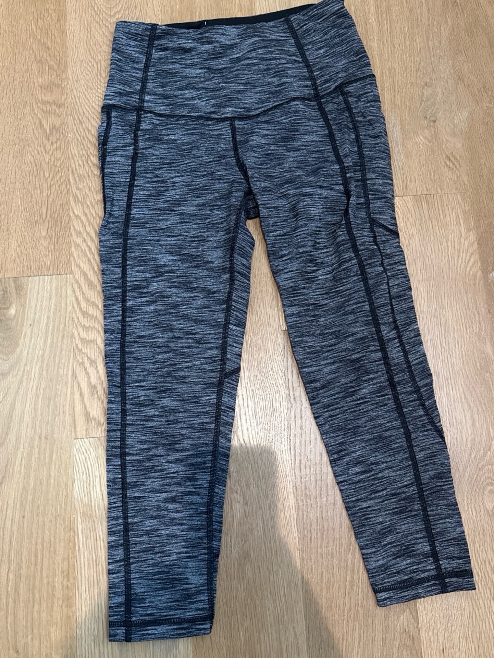 Victoria’s Secret Gray Athletic Performance Sport Capri Leggings